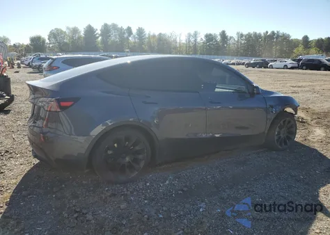 2023 Tesla Model Y z USA, uszkodzony, nr VIN 7SAYGAEE0PF706991